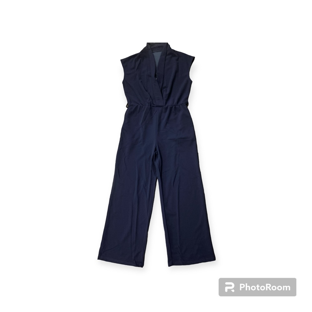 💕💕Women’s fashion trendy jumpsuit size medium new without tag